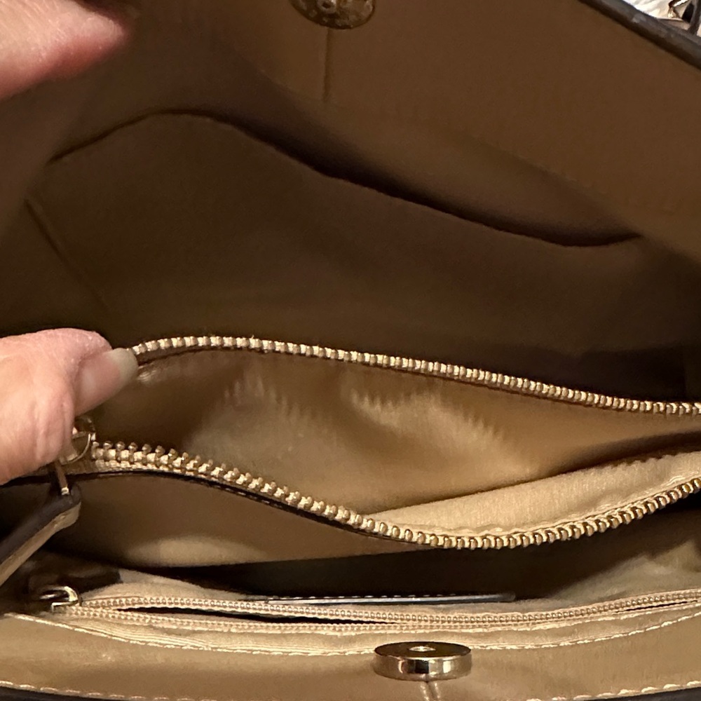 Vintage Coach Beige Leather and Suede Shoulder Bag - Picture 9 of 14